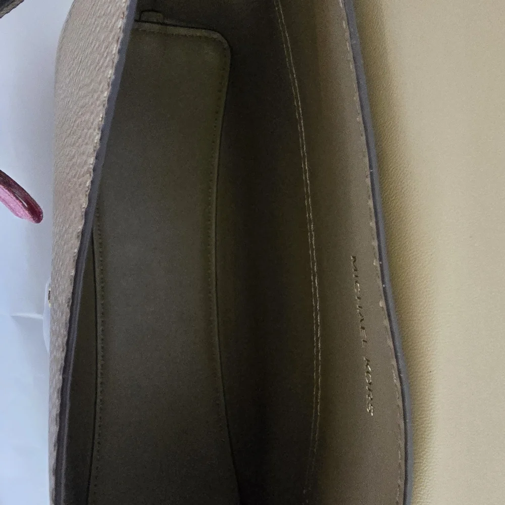 NWT Michael Kors Evelyn Medium Flap Crossbody Bag Beige Pebbled Leather Purse